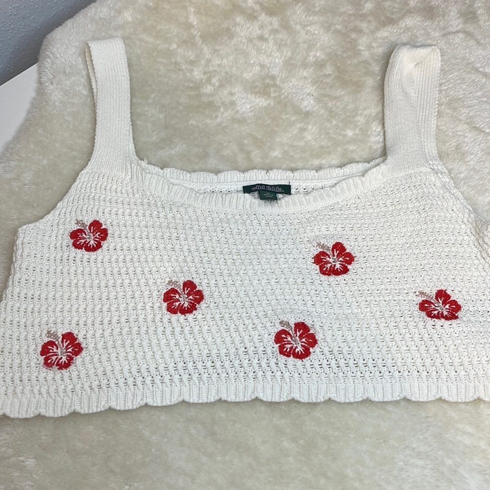Wild Fable White Hawaiian Flower Knit Crop Top Size M